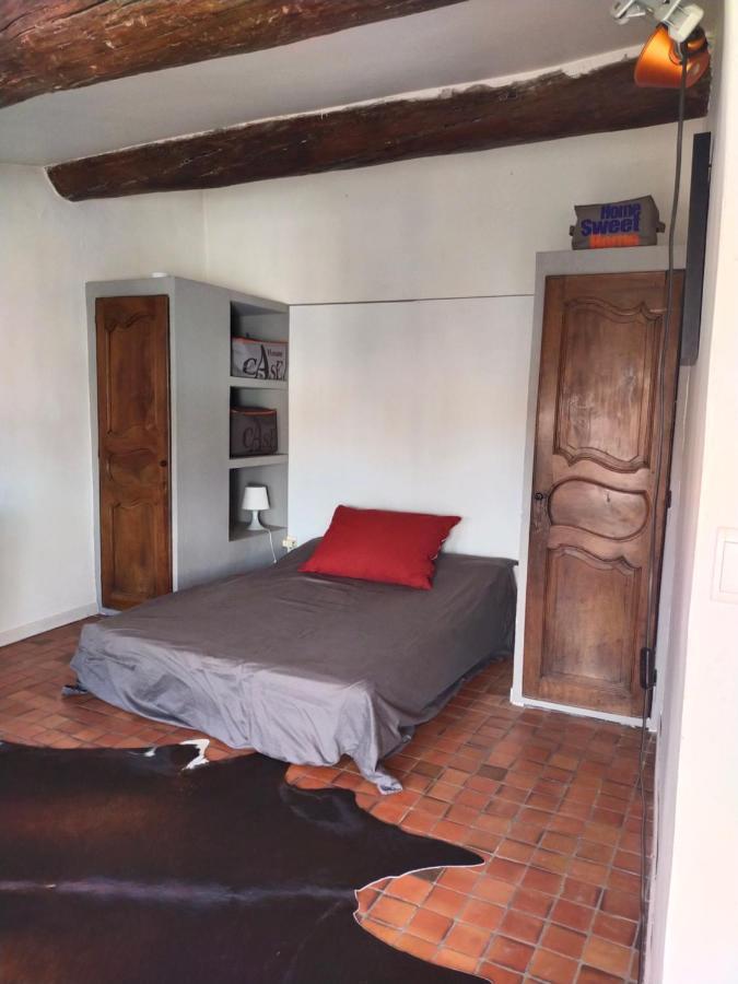 Duplex, charme et tranquillité en plein centre historique Apartamento